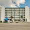 Bright Carolina Beach Condo Public Beach On-Site