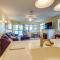 Lakefront Huddleston Condo with Community Pool - Huddleston