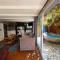 Modern Spacious Cottage with Hot Tub, Flora Studio