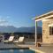 VILLA LEVANTA - Stilvolle, geräumige Luxus-Steinvilla ebenerdig spektakuläre Aussicht durchdachter Komfort in Toplage Sonnenuntergang Meer Infinity-Pool Privatsphäre