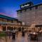 The Drake Oak Brook, Autograph Collection