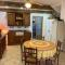 Cheerful, traditional 3 bedroom home in Quillan