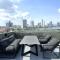AmazINN Places Penthouse Deluxe, Skyline and Private Rooftop