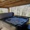 Cabin with a view in Hot Springs—walk to AT - Hot Springs