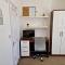 Incredible Private Rooms All with Private Bathrooms in a Fully Serviced House next to City Centre with Free Parking