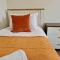 Incredible Private Rooms All with Private Bathrooms in a Fully Serviced House next to City Centre with Free Parking
