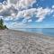 Miles of Private Beach-4BR Beach Access Cottage with SUPs Kyaks-Pets Ok