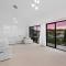 Aquablue Holiday Home - Hot Spa & Pool - 2m Walk to Beaches