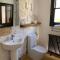 Lavish Apartment at Montpellier Gardens, Free Parking
