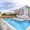 Isola Blu, Jacuzzi & Pool by DomusAway