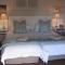 Wagon Wheel Country Lodge - Beaufort West