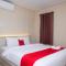 RedDoorz Plus near RS JIH Solo - 梭罗