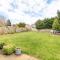 Surrey Stays - 5bed house, sleeps 12, CR5, near Gatwick Airport - Coulsdon