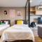BTS S5 Surasak 900 meters near the Mekong River Pier Free Swimming Pool in Ferris Wheel Night Market Chinese Reception Bangkok Center