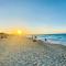 Amwaj Seaside Retreat- Luxury 2BR Chalet in Amwaj Sidi Abdelrahman - 阿莱曼