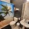 Lovely studio apartment with balcony AC & wi-fi, minutes from downtown!