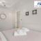 Stylish Two Bedroom Apartments by Direct2hosts Short Lets West London Oasis With Workspace & Long Stays - 伦敦