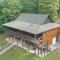 Family Friendly Cabin On A Creek With Large Yard - Блу-Ридж