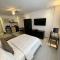 Suites By SalcedO