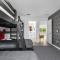 Lakefront Villa with Pool & Game Room, Near Disney - 基西米