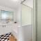 Bonnyvale Beach Shack- Pet friendly, walk to the beach!