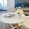 Stunning 2-Bed Apartment with Panoramic CBD Views