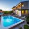 House Jakov