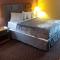 OSU King Bed Hotel Room 217 Wi-Fi Hot Tub Booking - Stillwater