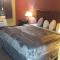 OSU King Bed Hotel Room 217 Wi-Fi Hot Tub Booking - Stillwater