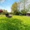 Luxury chalet near Ouddorp with garden
