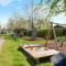 Luxury chalet near Ouddorp with garden