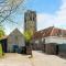 Luxury chalet near Ouddorp with garden
