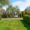 Luxury chalet near Ouddorp with garden
