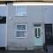 Charming Mid Terrace Cottage