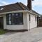 Goodwood Festival of Speed Open Plan Bungalow with Secure Garden & Parking - Chichester