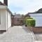 Goodwood Festival of Speed Open Plan Bungalow with Secure Garden & Parking - Chichester