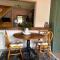 Quirky 1 bedroom barn on the river in Arundel