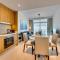Bright and cozy apartment on the Beachfront