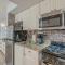 Balcony and Resort Amenities at Myrtle Beach Condo! - 默特尔比奇