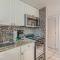 Balcony and Resort Amenities at Myrtle Beach Condo! - 默特尔比奇