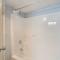 Balcony and Resort Amenities at Myrtle Beach Condo! - 默特尔比奇