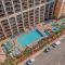 Balcony and Resort Amenities at Myrtle Beach Condo! - 默特尔比奇