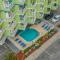Balcony and Resort Amenities at Myrtle Beach Condo! - 默特尔比奇