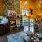 Hickory Bear - Cabin surrounded by pines, Sleeps 10, Hot Tub, Fire Pit, Arcade, Foosball Table & Deck Slide