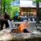 Hickory Bear - Cabin surrounded by pines, Sleeps 10, Hot Tub, Fire Pit, Arcade, Foosball Table & Deck Slide - Broken Bow