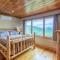 Beary Cozy Cabin! Incredible views, hot tub, games, and more!