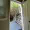 Large DUPLEX Apt 2Bdrm 1Den-Metro