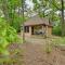 Blissful Broken Bow Studio Fire Pit and Jacuzzi Tub
