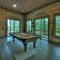 Stay Awhile - large luxury cabin less than 5 minutes from dwntown BR - Blue Ridge