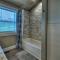 Stay Awhile - large luxury cabin less than 5 minutes from dwntown BR - Blue Ridge